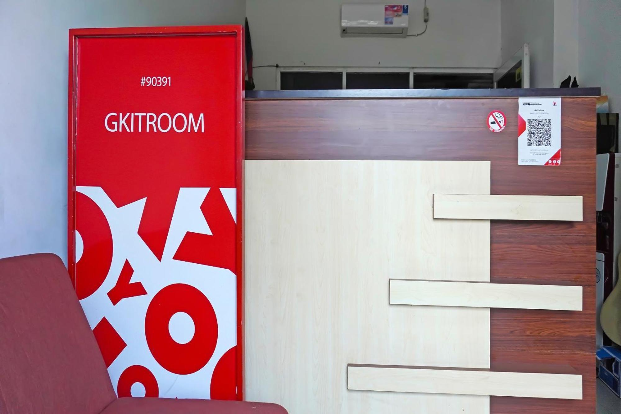 Oyo 90391 Gkitroom كراوانغ المظهر الخارجي الصورة